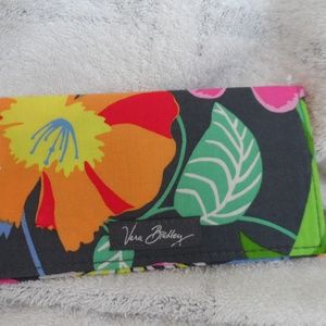 Vera Bradley checkbook cover in Jazzy Blooms